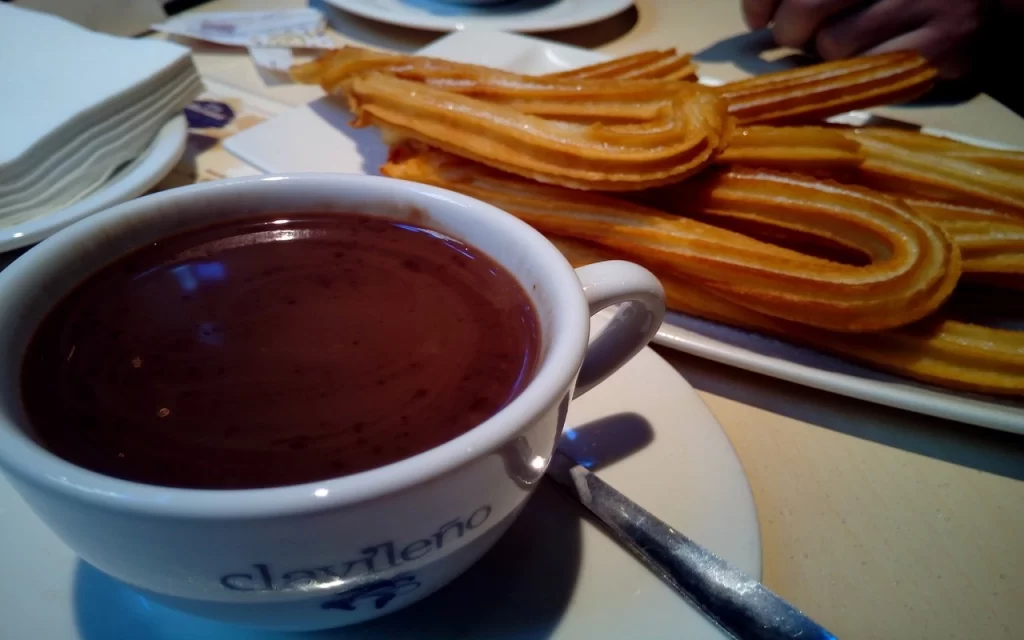 gastronomia-españa-churros-con-chocolate